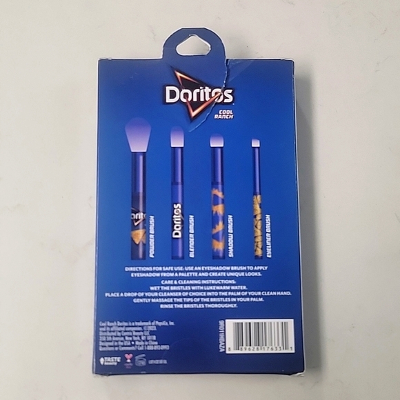 DORITOS 4 PIECE COSMETIC BRUSH SET ๐ ๐ ๐ - Picture 3 of 4
